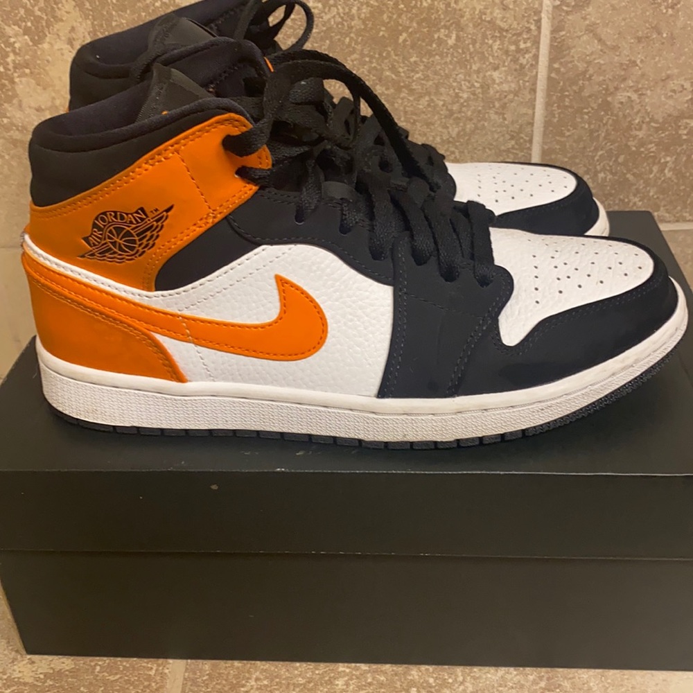 Jordan 1 mid size 7.5 men’s Shattered backboard